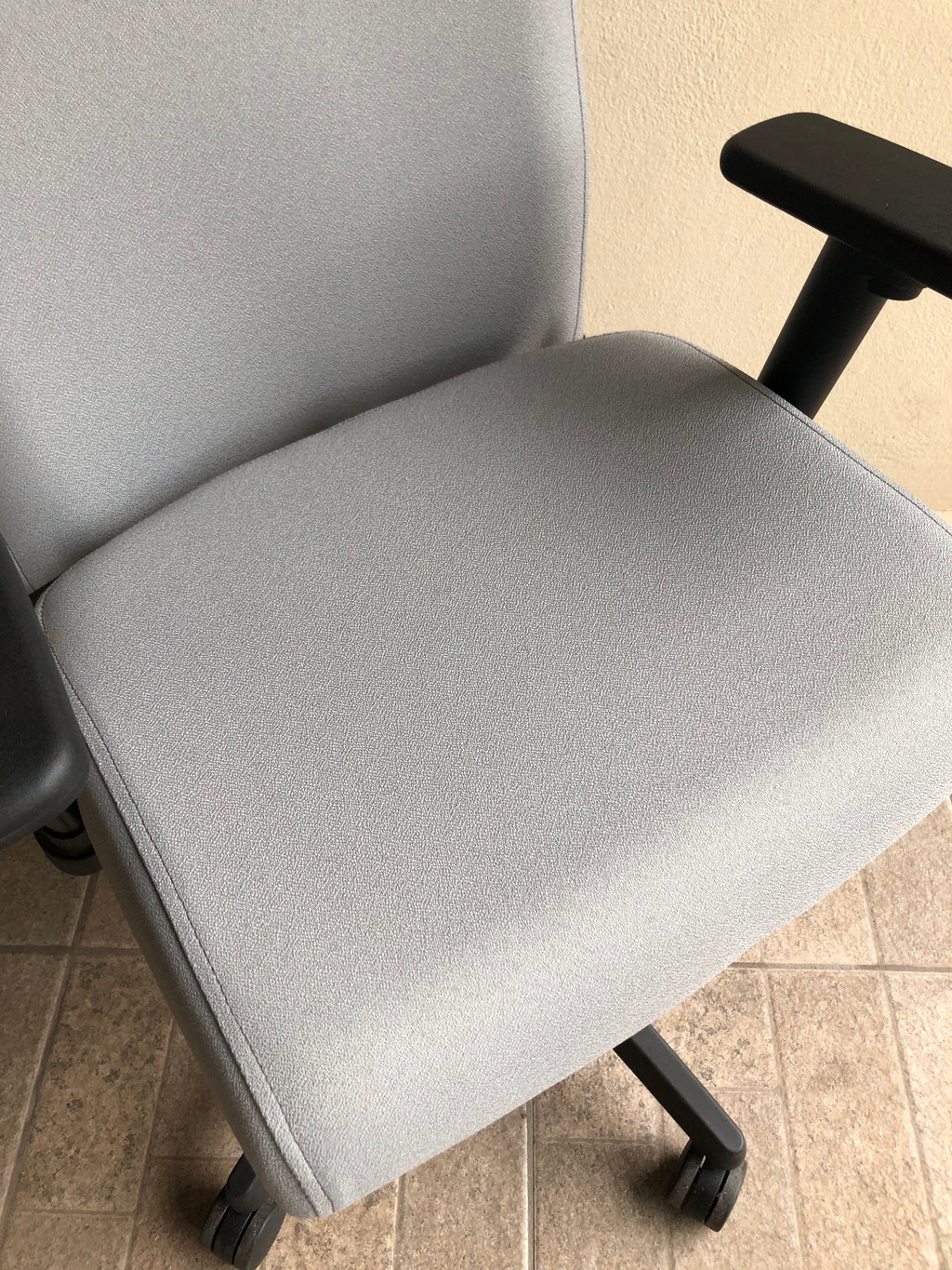 Silla Ejecutiva HON Basic Biometry