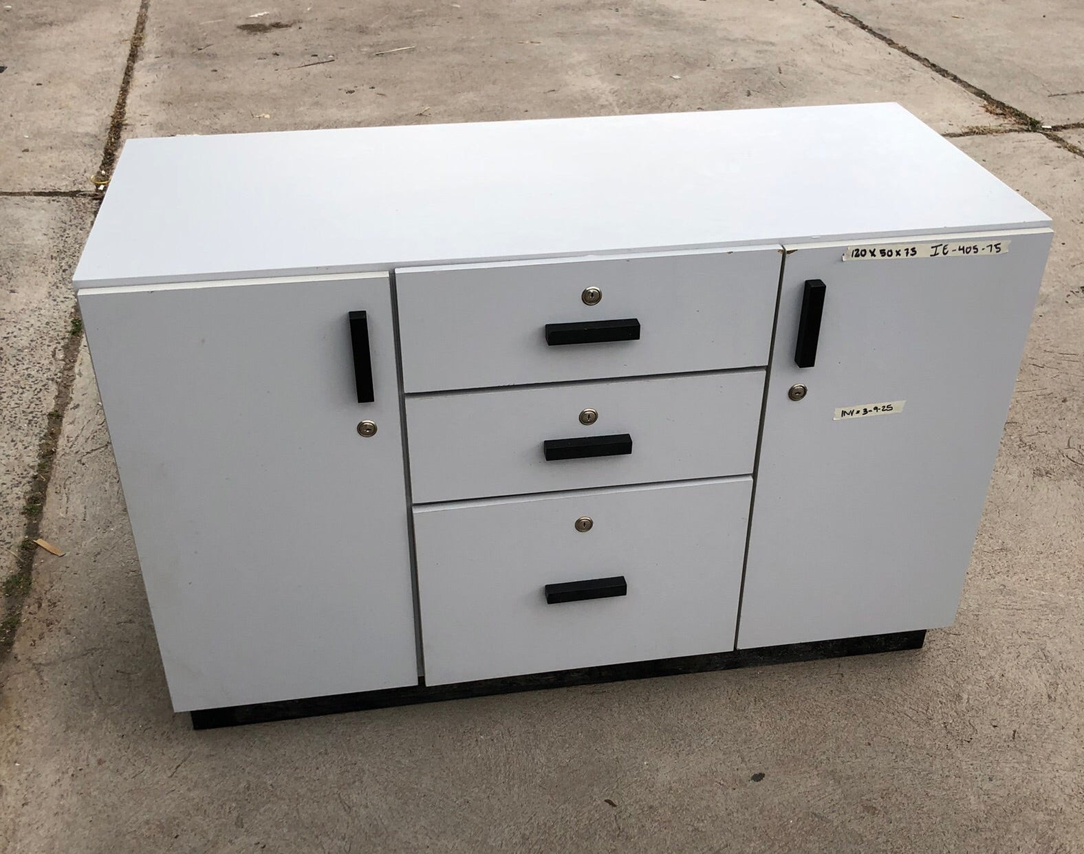 Credenza / Gavetero