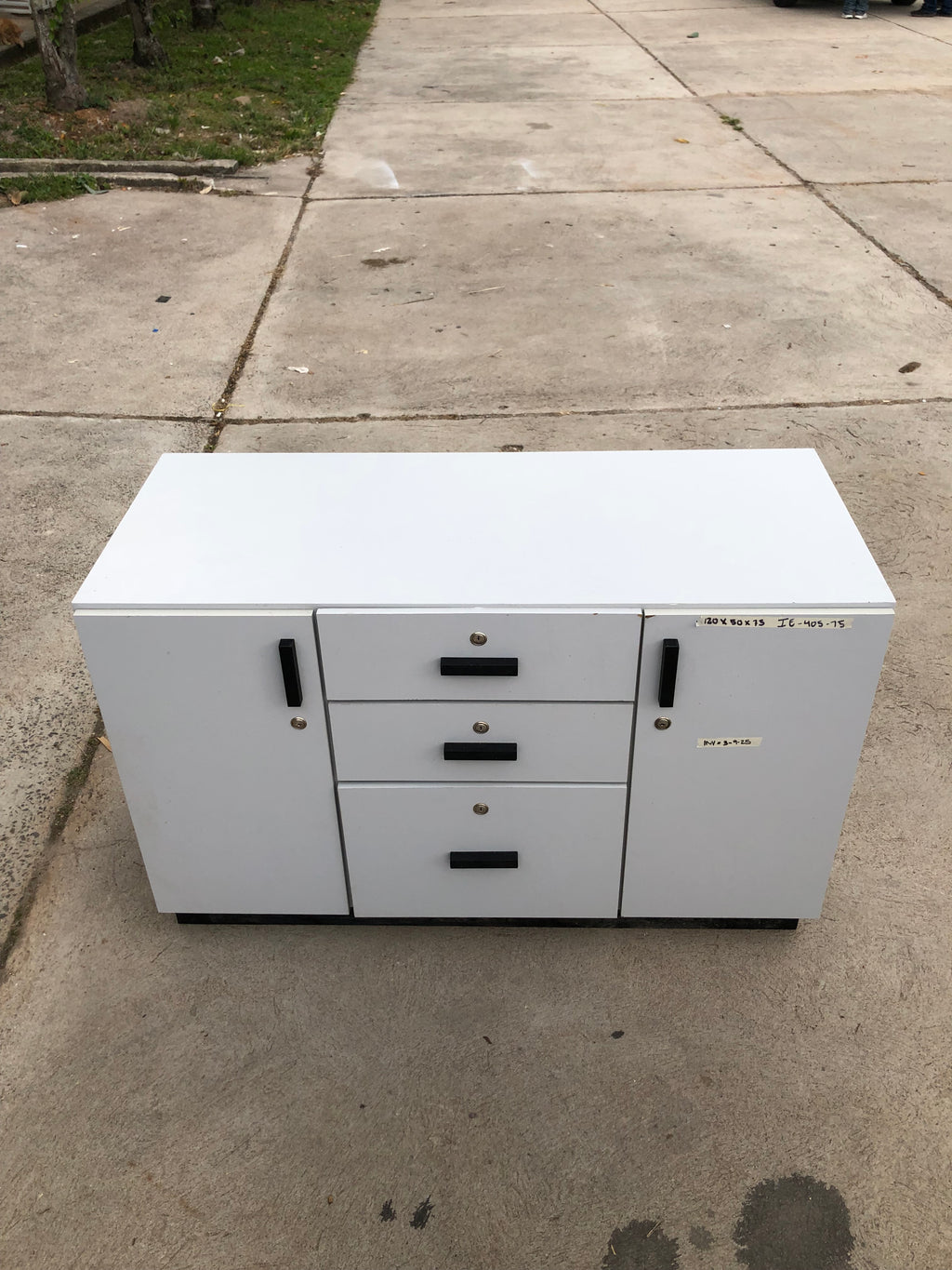 Credenza / Gavetero