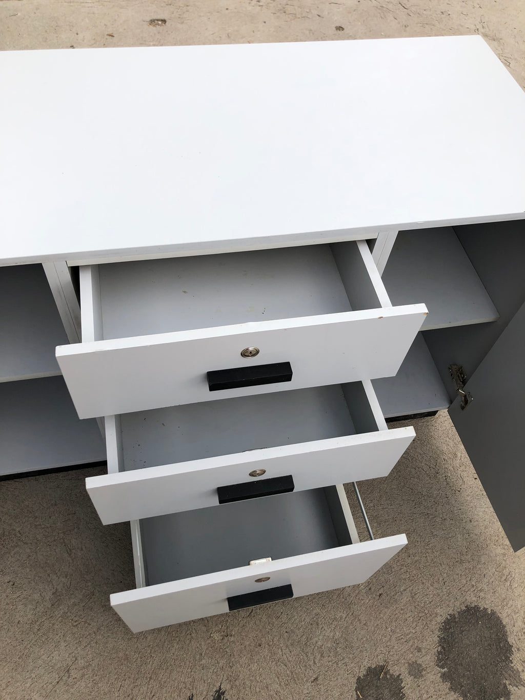 Credenza / Gavetero