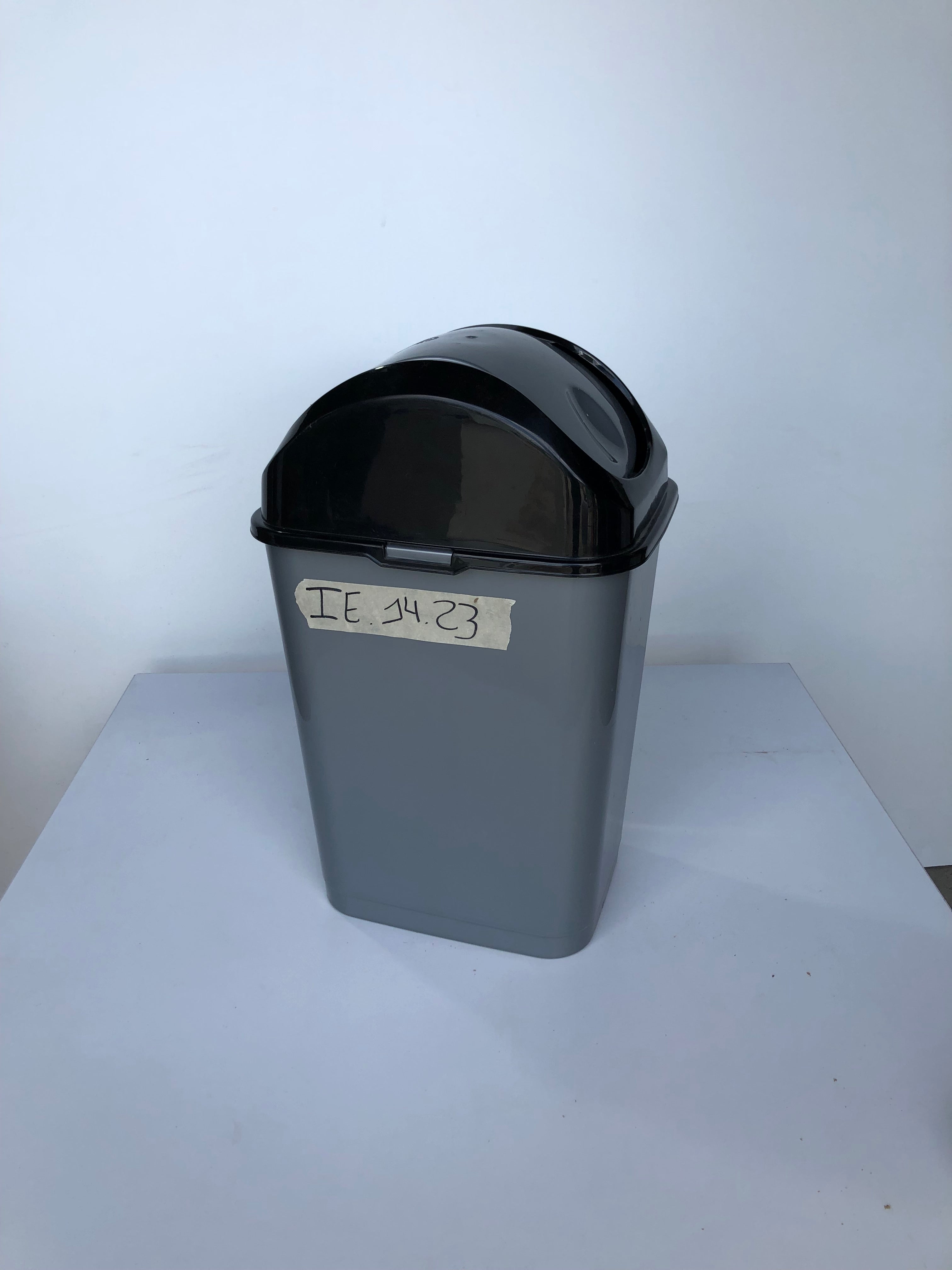 Basurero de plastico